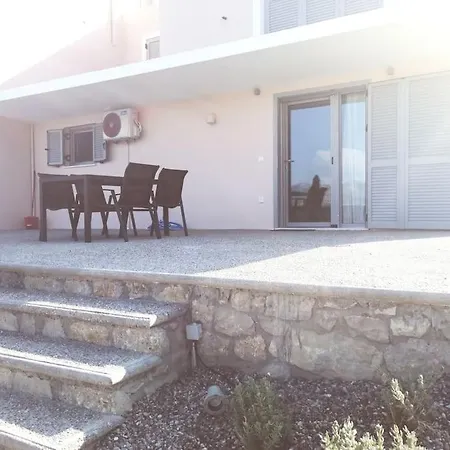 Laura_sea View Apartment_1 With Swimming Pool *